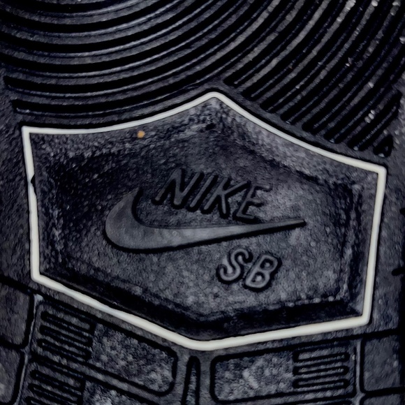 Nike SB Dunk Low Top Womens Sneakers Shoes. Size 8.5 - Picture 6 of 7